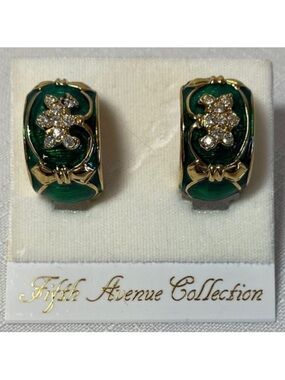 New FIFTH AVENUE COLLECTION Earrings
Green and Gold Austrian Crystal 
Clip On